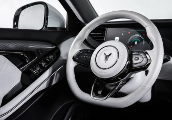 Подержанный автомобиль Voyah Free 2024 года (13 фото)