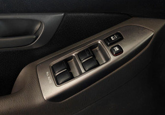 Подержанный автомобиль Toyota Land Cruiser Prado 2008 года (14 фото)