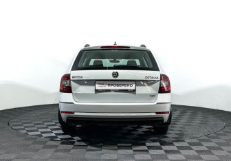 Подержанный автомобиль Skoda Octavia Wagon 2018 года (6 фото)