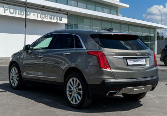 Подержанный автомобиль Cadillac XT5 2018 года (7 фото)