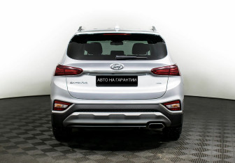 Подержанный автомобиль Hyundai Santa Fe 2019 года (6 фото)