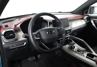 Подержанный автомобиль Geely Coolray 2023 года (13 фото)