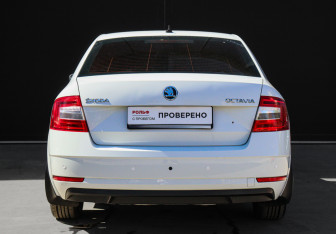 Подержанный автомобиль Skoda Octavia Liftback 2019 года (5 фото)