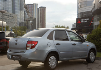 Подержанный автомобиль LADA (ВАЗ) Granta Sedan 2014 года (4 фото)