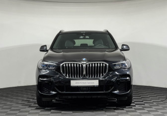 Подержанный автомобиль BMW X5 2021 года (3 фото)