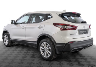 Подержанный автомобиль Nissan Qashqai 2022 года (7 фото)