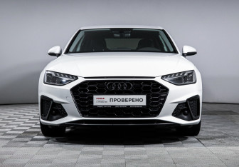 Подержанный автомобиль Audi A4 Sedan 2020 года (13 фото)