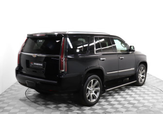 Подержанный автомобиль Cadillac Escalade Suv 2016 года (5 фото)