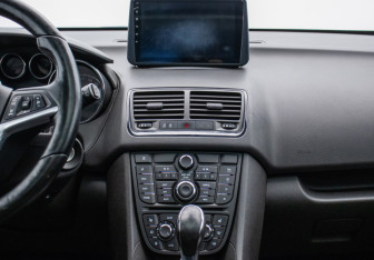 Подержанный автомобиль Opel Meriva 2014 года (14 фото)