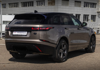 Подержанный автомобиль Land Rover Range Rover Velar 2017 года (6 фото)