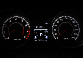 Подержанный автомобиль Mitsubishi Outlander 2011 года (16 фото)