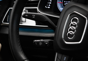 Подержанный автомобиль Audi Q7 2021 года (14 фото)