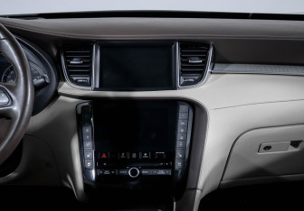 Подержанный автомобиль Infiniti QX50 2018 года (13 фото)