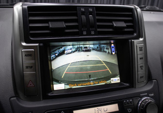 Подержанный автомобиль Toyota Land Cruiser Prado 2010 года (19 фото)