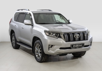 Подержанный автомобиль Toyota Land Cruiser Prado 2018 года (3 фото)