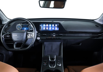 Подержанный автомобиль Omoda C5 2024 года (13 фото)