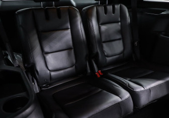 Подержанный автомобиль Ford Explorer 2019 года (16 фото)