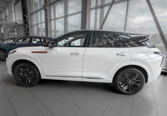 Новый Hongqi HS3 2025 (3 фото)