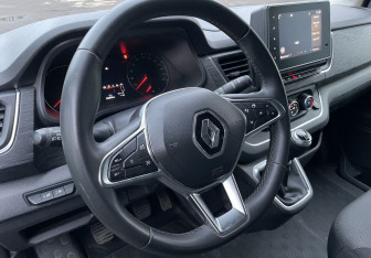 Подержанный автомобиль Renault Trafic 2021 года (14 фото)
