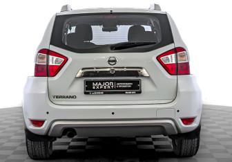Подержанный автомобиль Nissan Terrano 2021 года (6 фото)