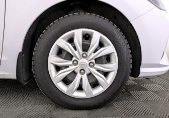 Подержанный автомобиль Hyundai Solaris Sedan 2021 года (18 фото)