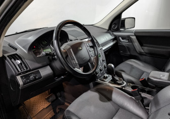 Подержанный автомобиль Land Rover Freelander 2010 года (15 фото)