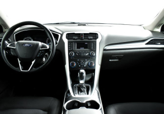 Подержанный автомобиль Ford Mondeo Sedan 2017 года (8 фото)