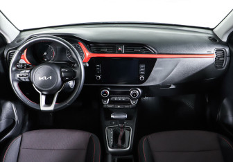 Подержанный автомобиль Kia Rio Hatchback 2021 года (10 фото)