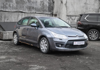 Подержанный автомобиль Citroen C4 Hatchback 2010 года (3 фото)