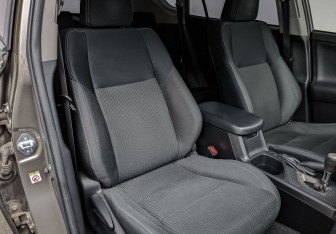 Подержанный автомобиль Toyota RAV4 2014 года (23 фото)