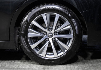 Подержанный автомобиль Lexus ES 2018 года (27 фото)