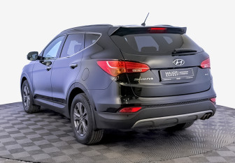 Подержанный автомобиль Hyundai Santa Fe 2014 года (7 фото)