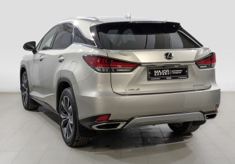 Подержанный автомобиль Lexus RX 2021 года (7 фото)