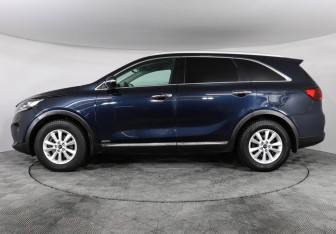 Подержанный автомобиль Kia Sorento 2019 года (8 фото)