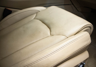 Подержанный автомобиль Audi Q7 2015 года (29 фото)