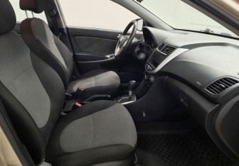 Подержанный автомобиль Hyundai Solaris Sedan 2012 года (9 фото)