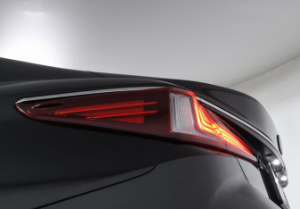 Подержанный автомобиль Lexus ES 2019 года (23 фото)