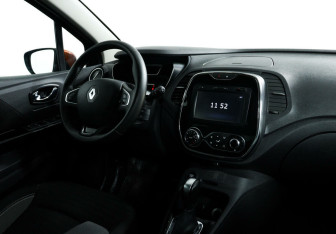 Подержанный автомобиль Renault Kaptur 2017 года (10 фото)