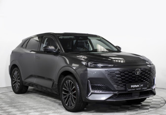 Подержанный автомобиль Changan UNI-K 2023 года (3 фото)