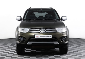 Подержанный автомобиль Mitsubishi Pajero Sport 2015 года (2 фото)