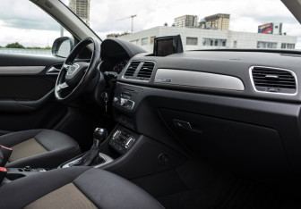 Подержанный автомобиль Audi Q3 2013 года (14 фото)