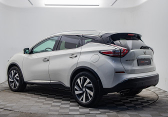Подержанный автомобиль Nissan Murano Suv 2019 года (3 фото)
