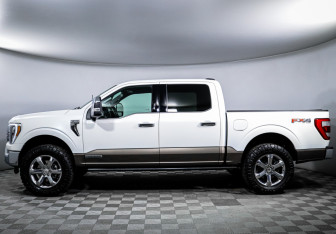 Подержанный автомобиль Ford F-150 2023 года (8 фото)