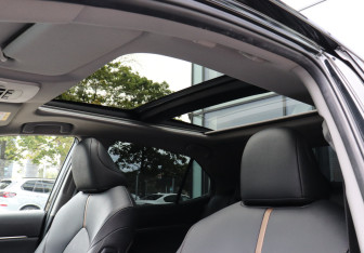 Подержанный автомобиль Toyota Camry Sedan 2022 года (14 фото)