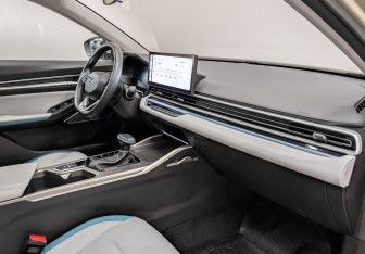 Подержанный автомобиль Geely Emgrand 2023 года (11 фото)