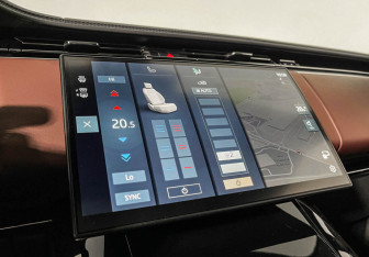 Подержанный автомобиль Land Rover Range Rover Sport 2023 года (17 фото)