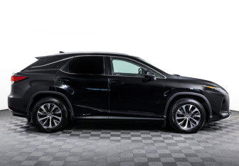 Подержанный автомобиль Lexus RX 2021 года (4 фото)