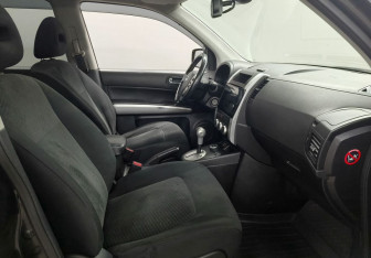 Подержанный автомобиль Nissan X-Trail 2012 года (9 фото)