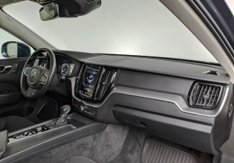 Подержанный автомобиль Volvo XC60 2021 года (15 фото)
