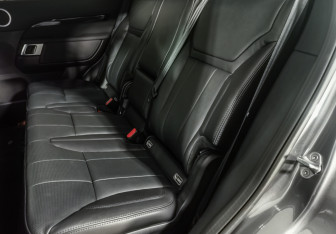 Подержанный автомобиль Land Rover Discovery 2017 года (13 фото)